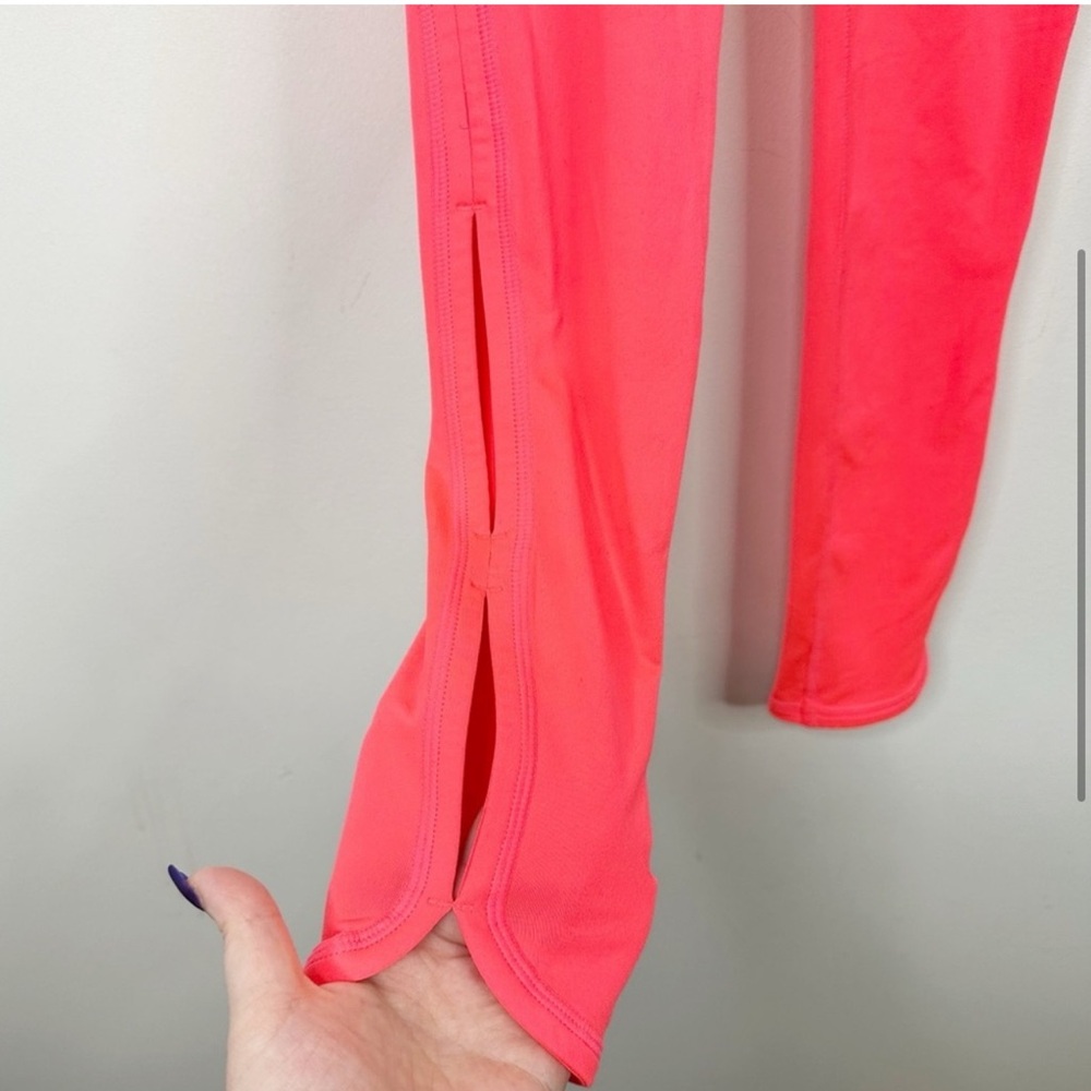FREE PEOPLE MOVEMENT High-Rise 3/4 Infinity Cut Out Leggings Neon Coral Small - Picture 5 of 6